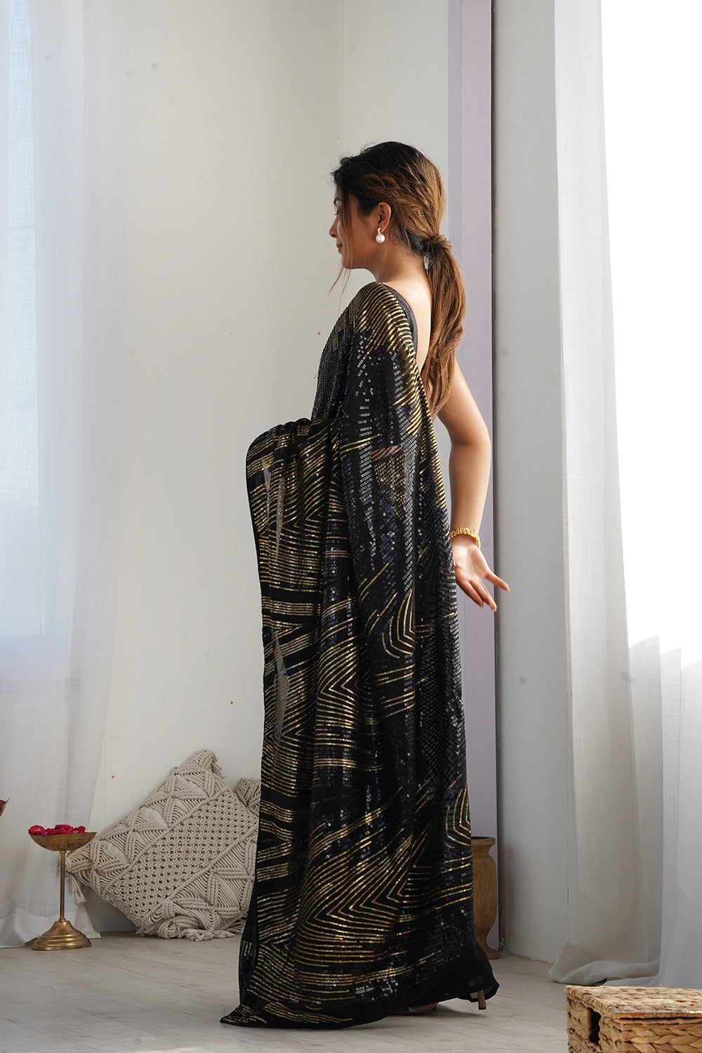 Urban Pallu Solid Poly Georgette Festive Saree