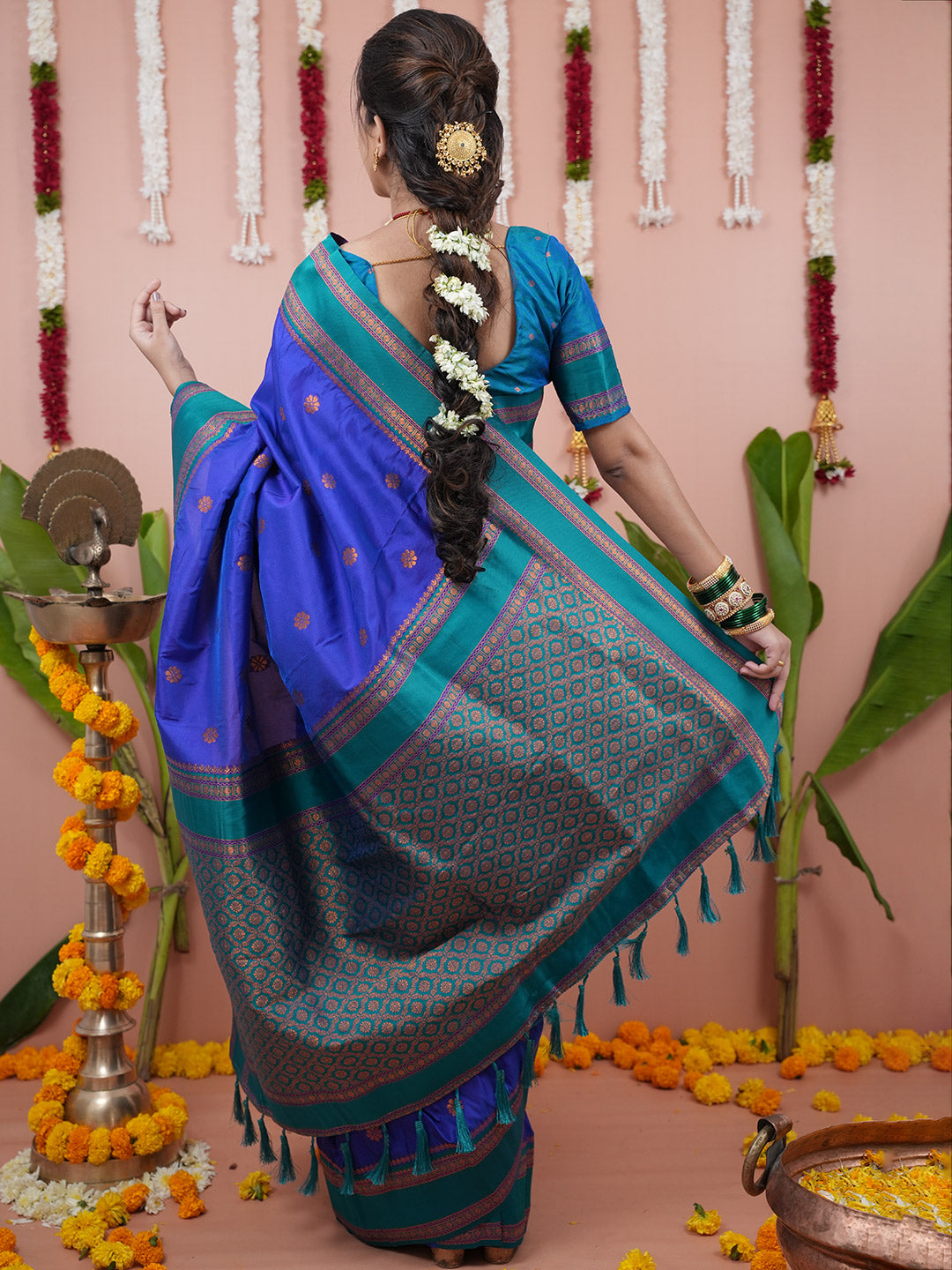Urban Pallu Woven Design Silk Blend Traditional Saree
