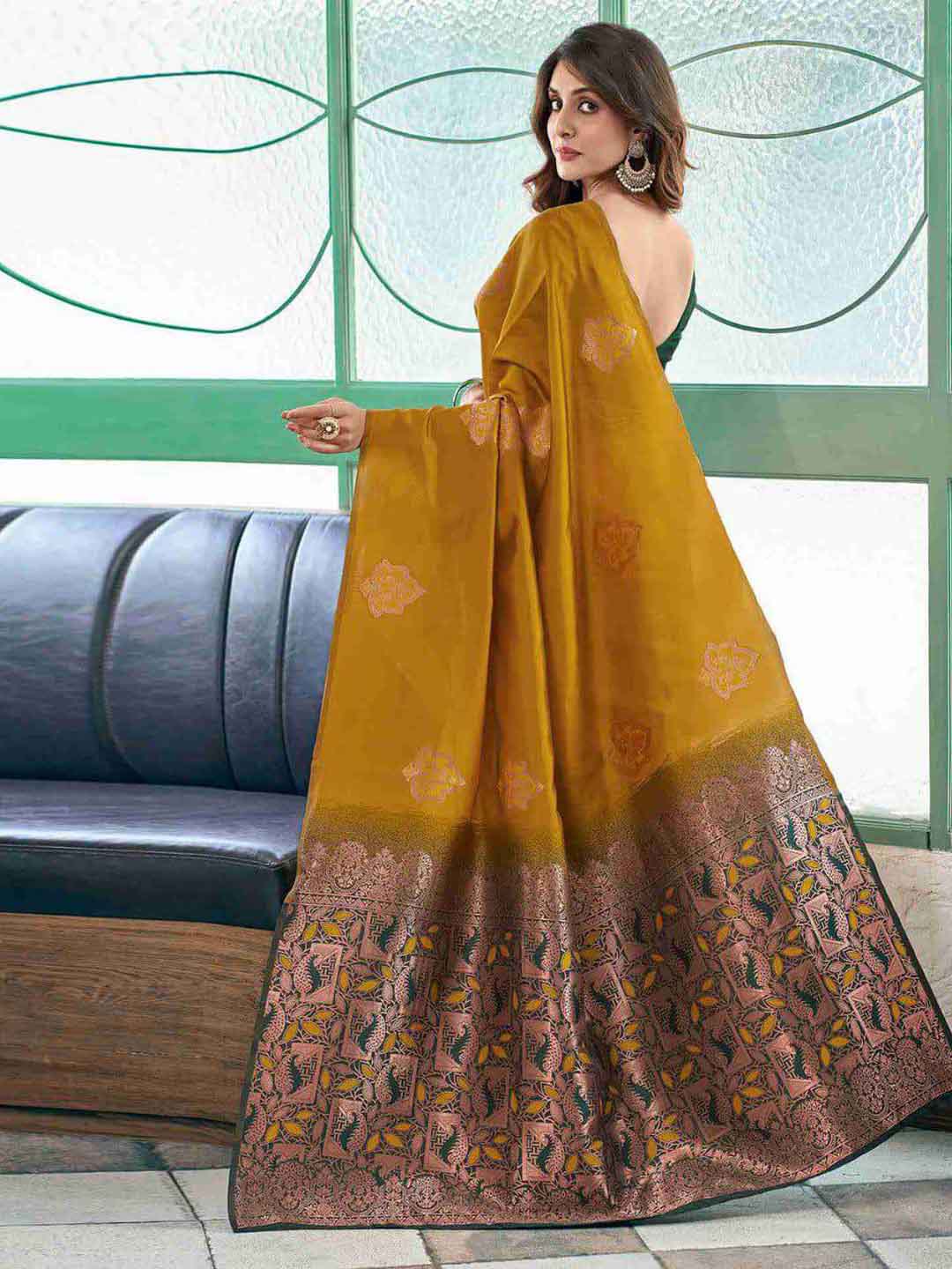 Urban Pallu Woven Design Silk Blend Traditional Saree