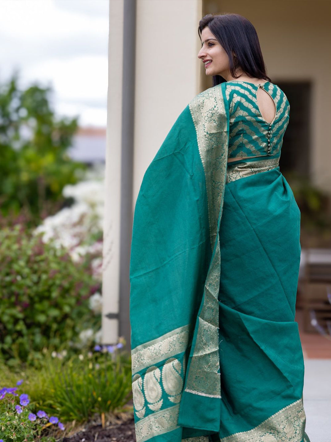 Urban Pallu Woven Design Silk Blend Work Saree
