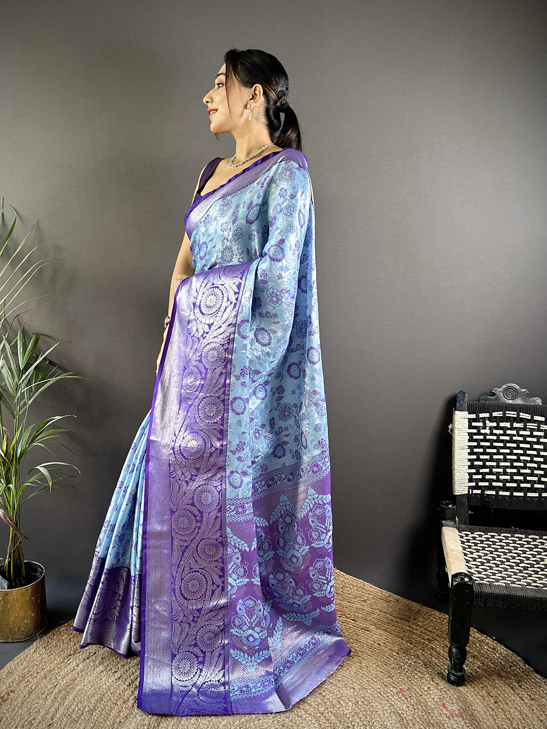 Urban Pallu Woven Design Silk Blend Traditional Saree
