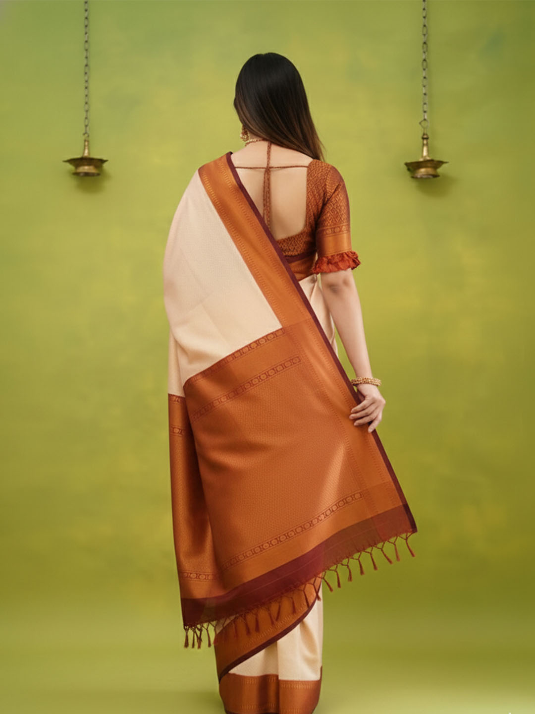 Urban Pallu Woven Design Silk Blend Traditional Saree