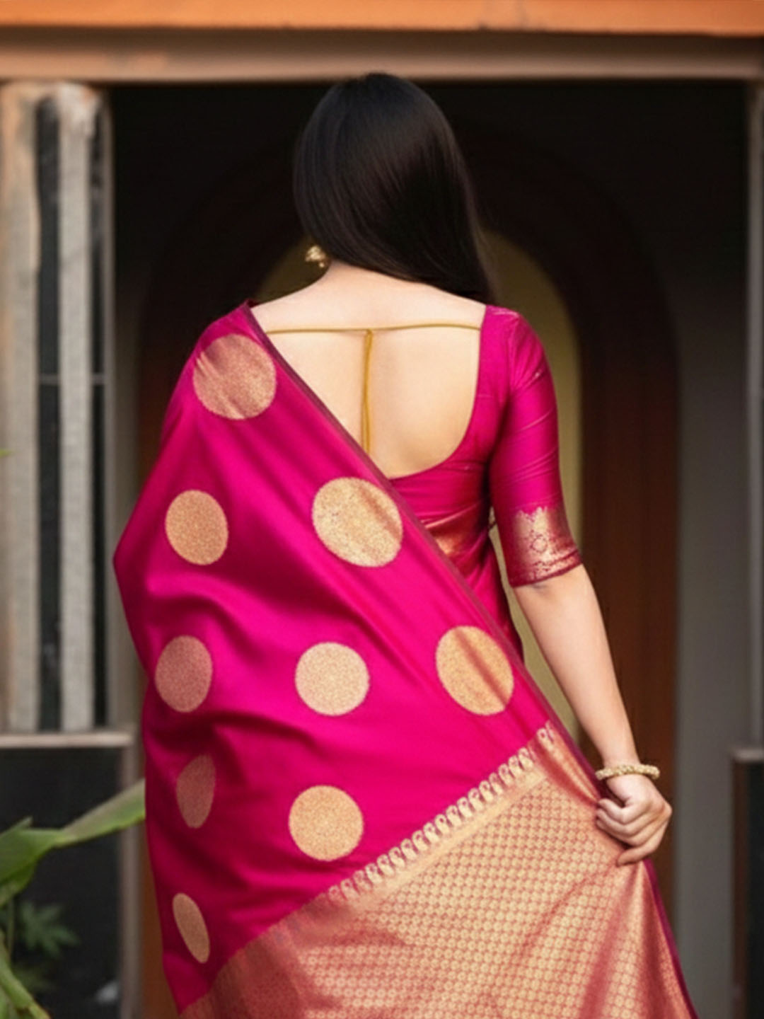 Urban Pallu Woven Design Silk Blend Work Saree