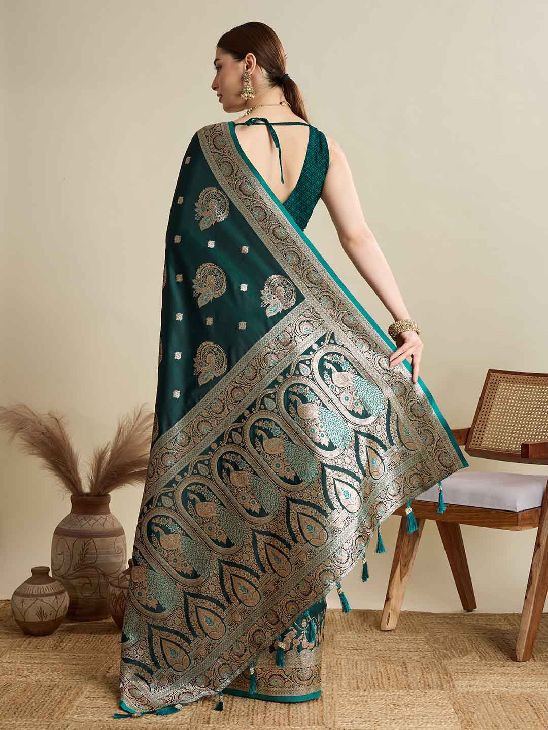 Urban Pallu Woven Design Silk Blend Party Saree