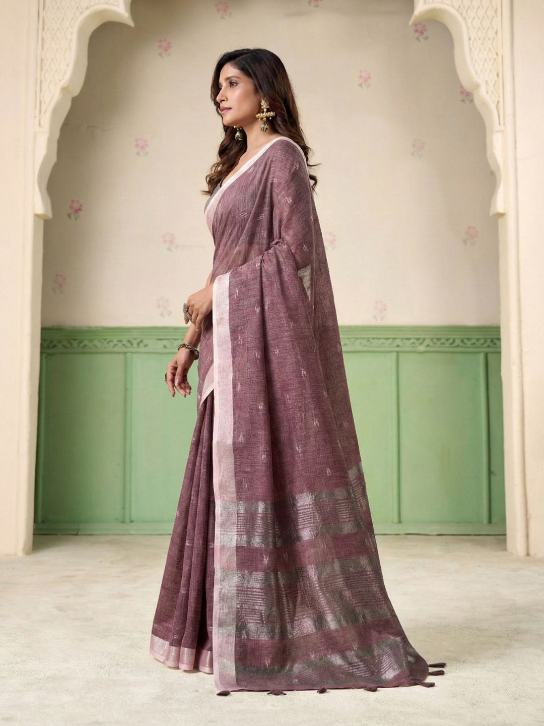 Urban Pallu Woven Design Silk Blend Traditional Saree