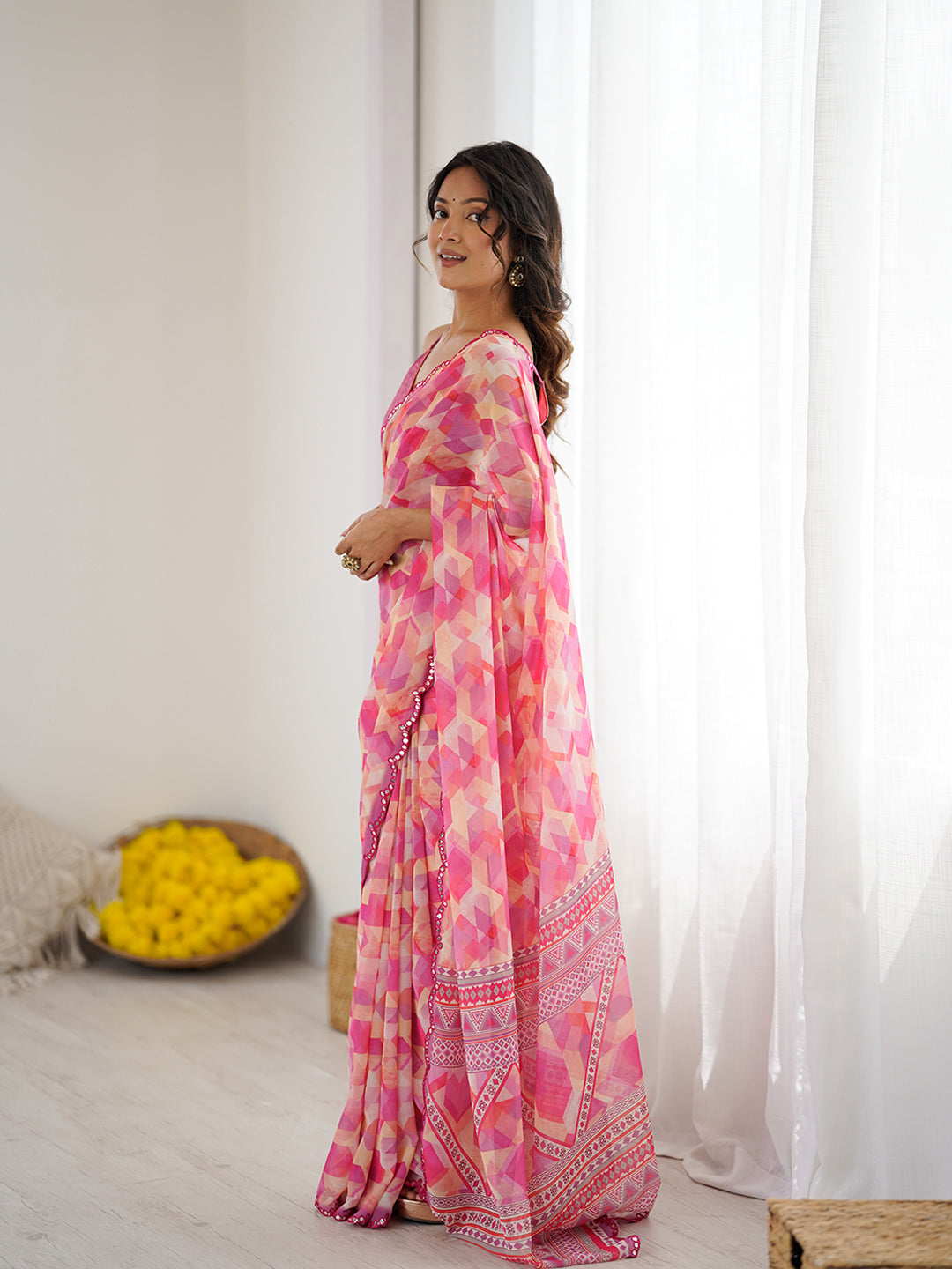 Urban Pallu Printed Poly Chiffon Daily Saree