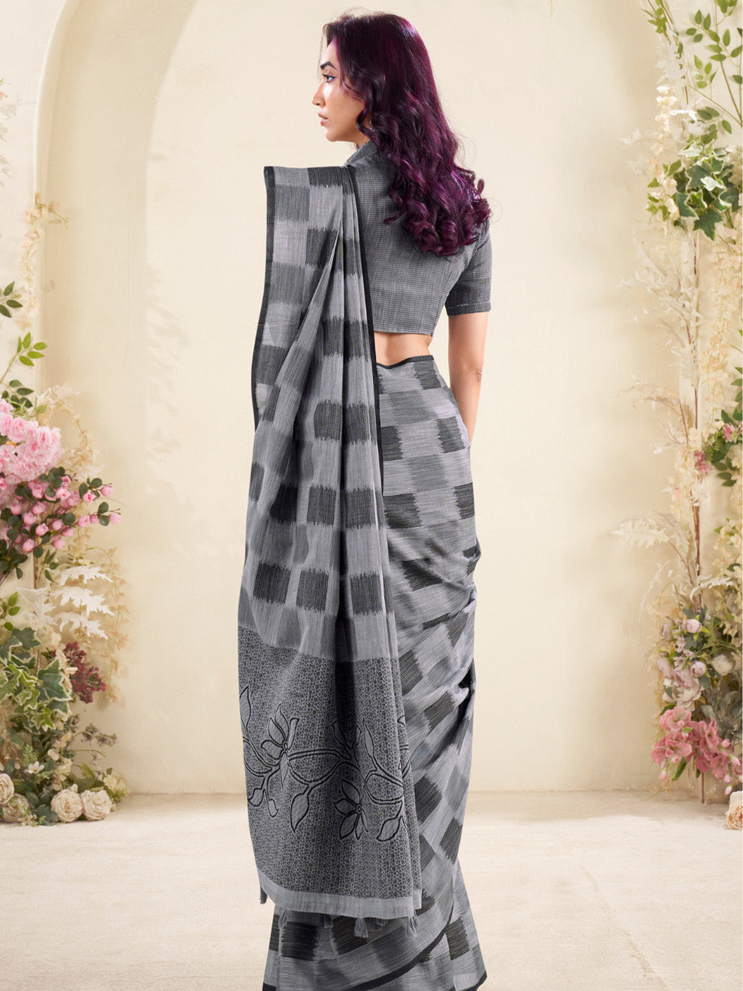 Urban Pallu Woven Design Silk Blend Work Saree