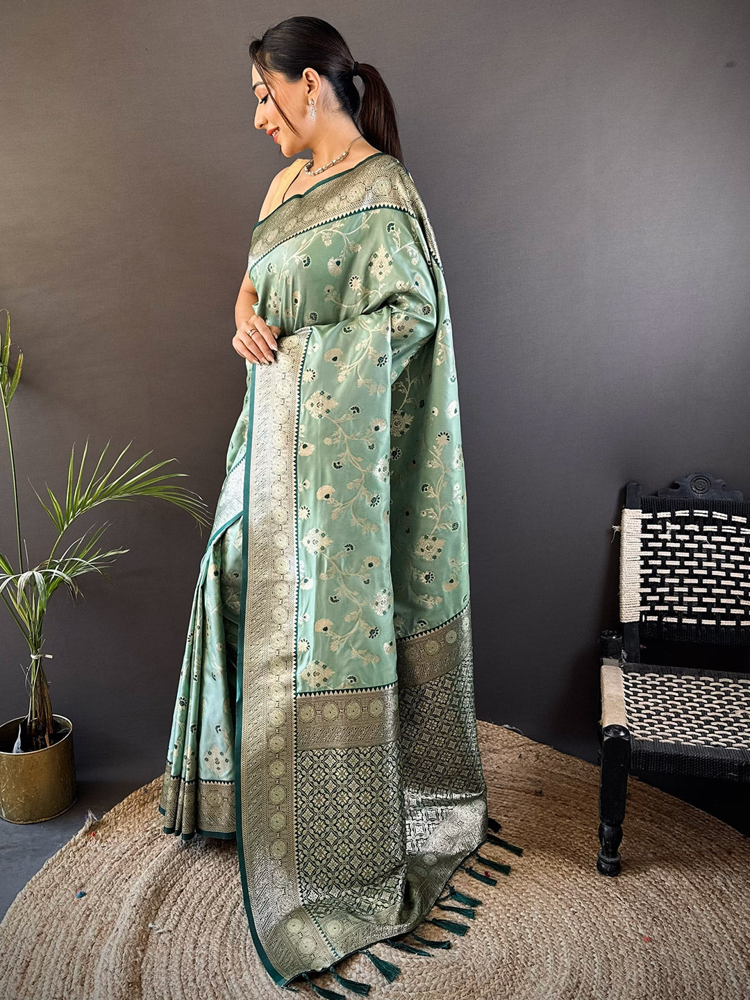 Urban Pallu Woven Design Art Silk Traditional Saree