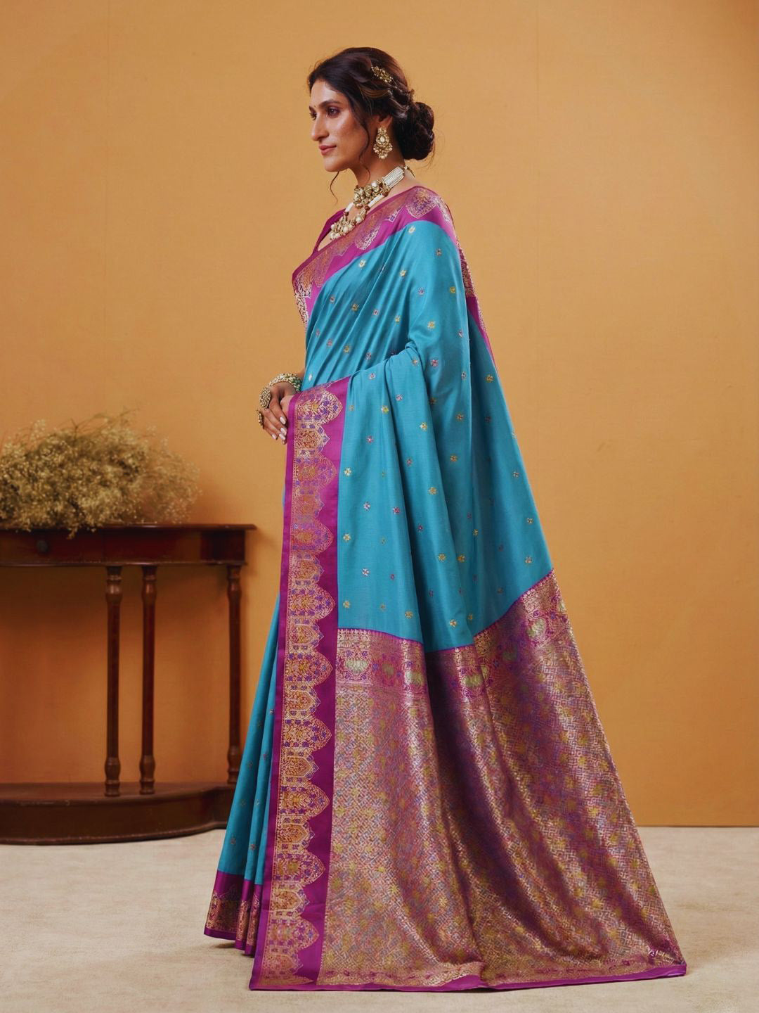 Urban Pallu Solid Silk Blend Festive Saree