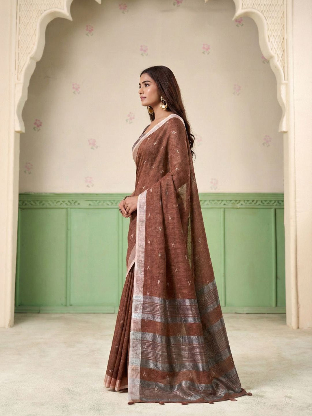 Urban Pallu Woven Design Silk Blend Traditional Saree