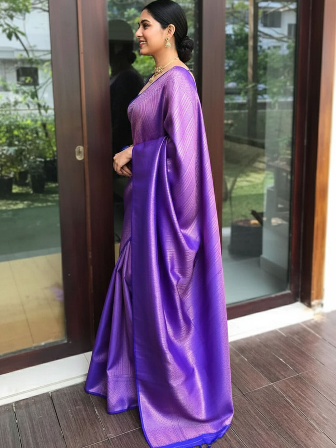 Urban Pallu Woven Design Silk Blend Traditional Saree