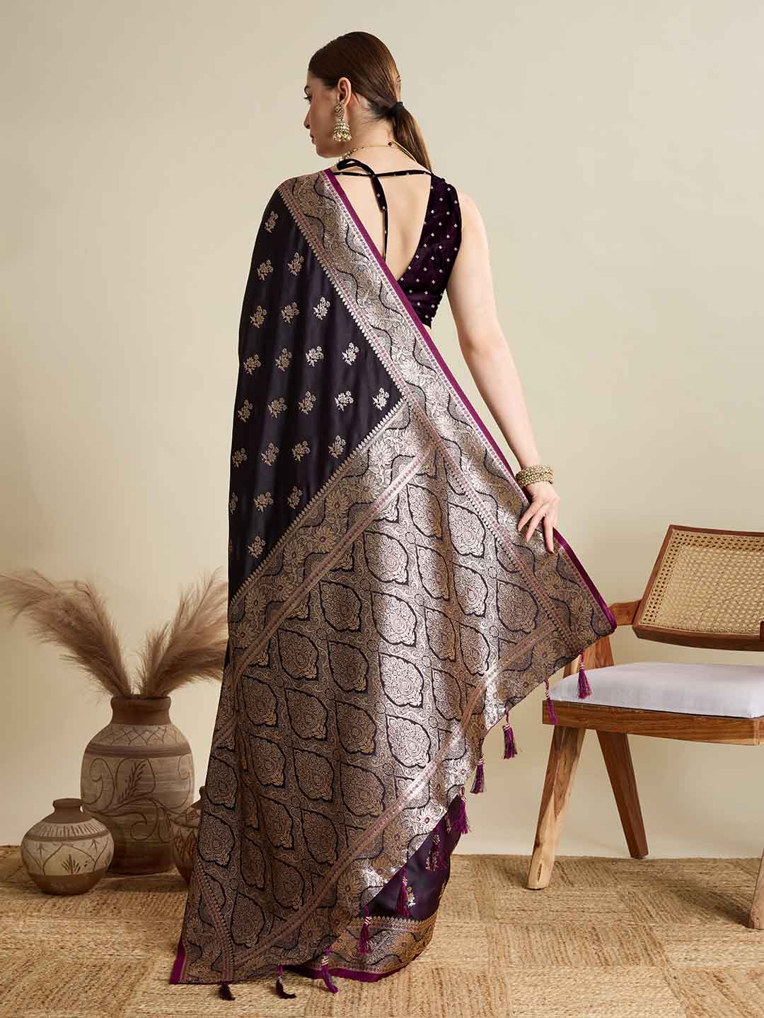 Urban Pallu Woven Design Silk Blend Party Saree