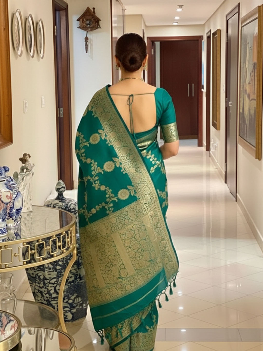 Urban Pallu Woven Design Silk Blend Traditional Saree