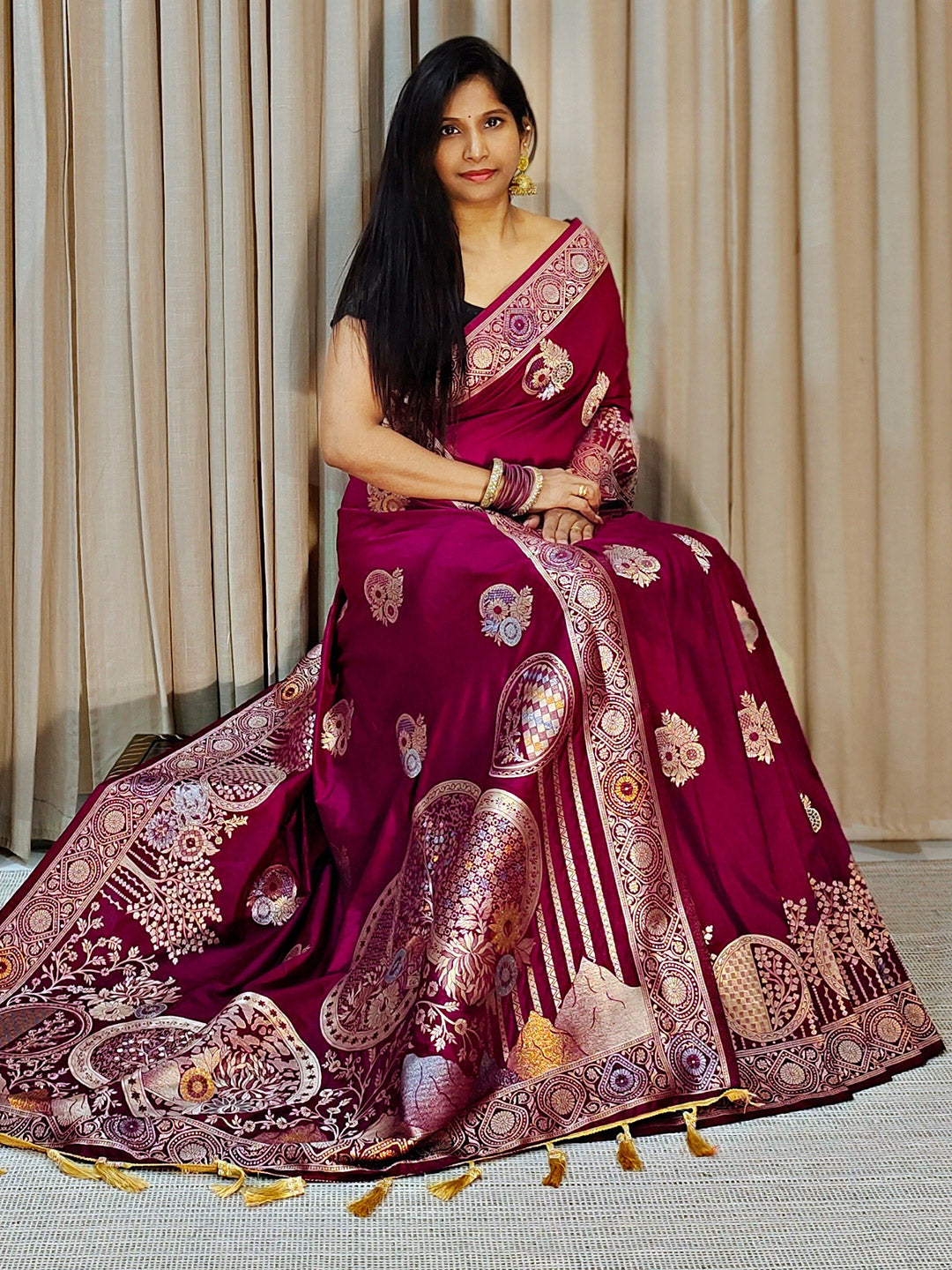 Urban Pallu Woven Design Silk Blend Traditional Saree