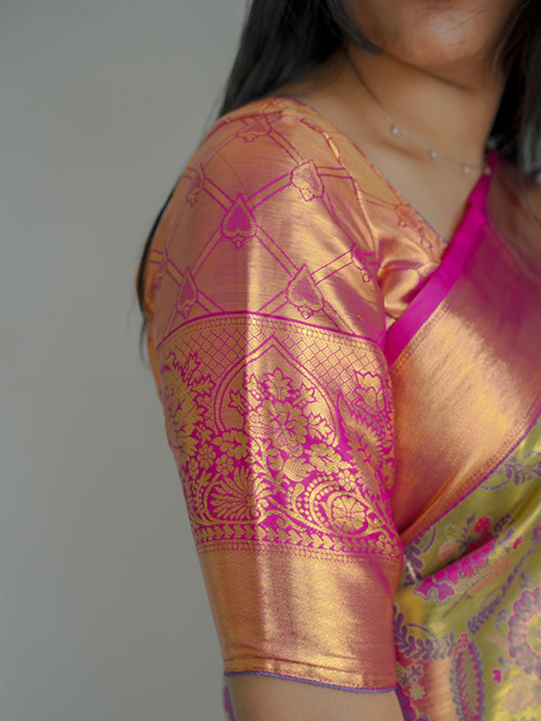 Urban Pallu Woven Design Silk Blend Traditional Saree