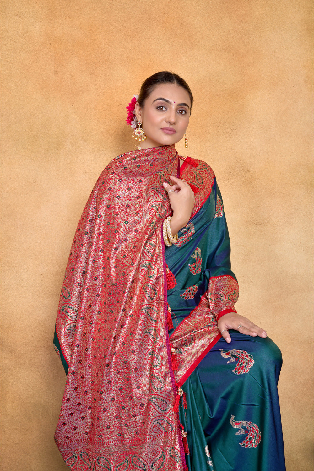 Urban Pallu Woven Design Silk Blend Fusion Saree