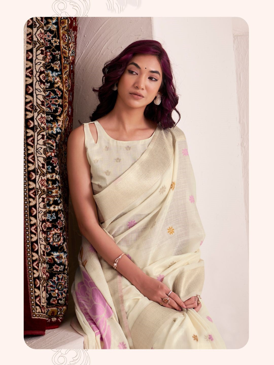 Urban Pallu Woven Design Silk Blend Daily Saree
