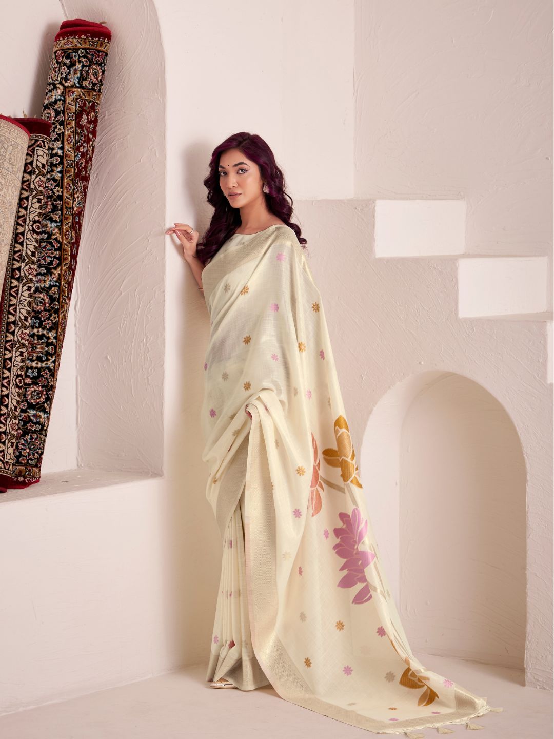 Urban Pallu Woven Design Silk Blend Daily Saree
