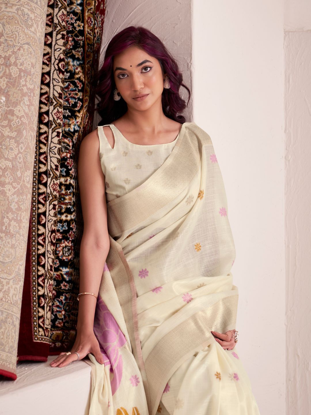 Urban Pallu Woven Design Silk Blend Daily Saree