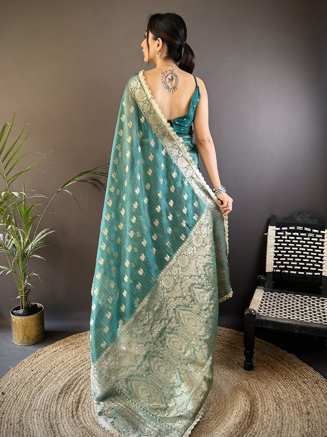 Urban Pallu Woven Design Silk Blend Traditional Saree