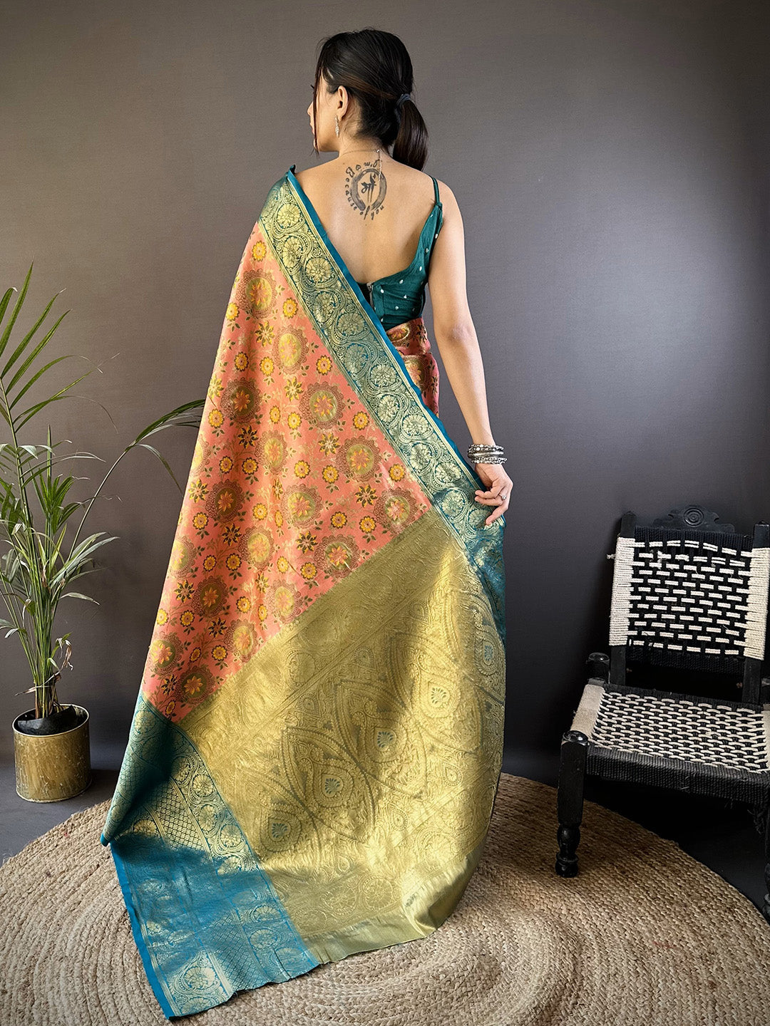 Urban Pallu Woven Design Silk Blend Traditional Saree
