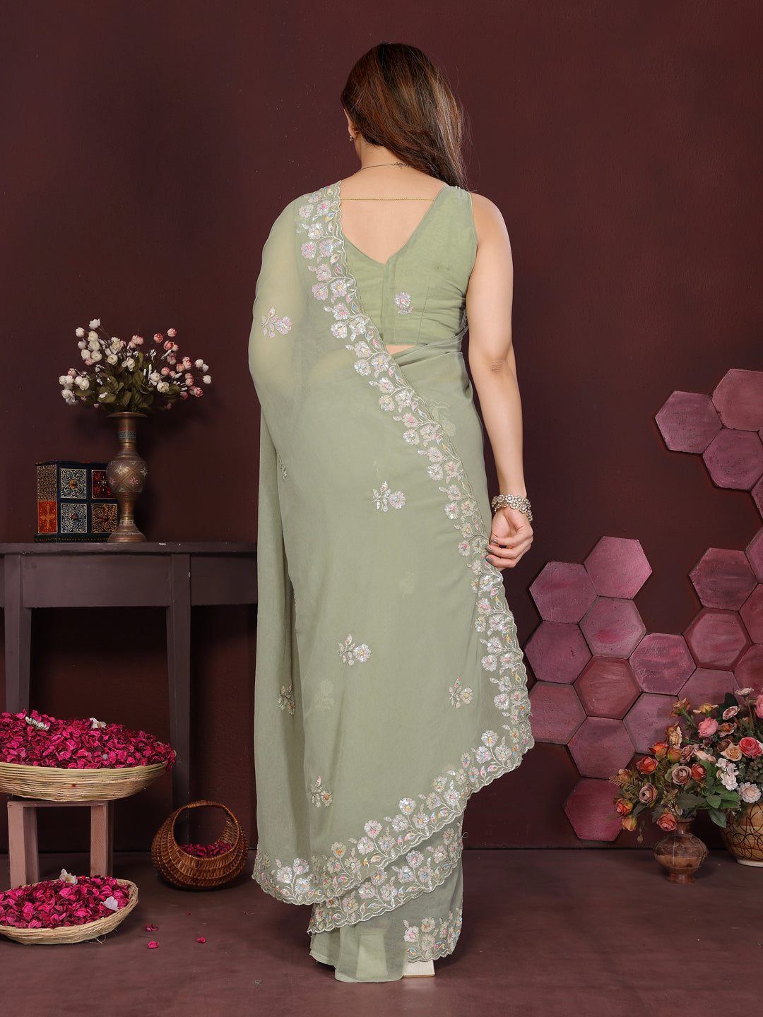 Urban Pallu Embroidered Poly Georgette Daily Saree