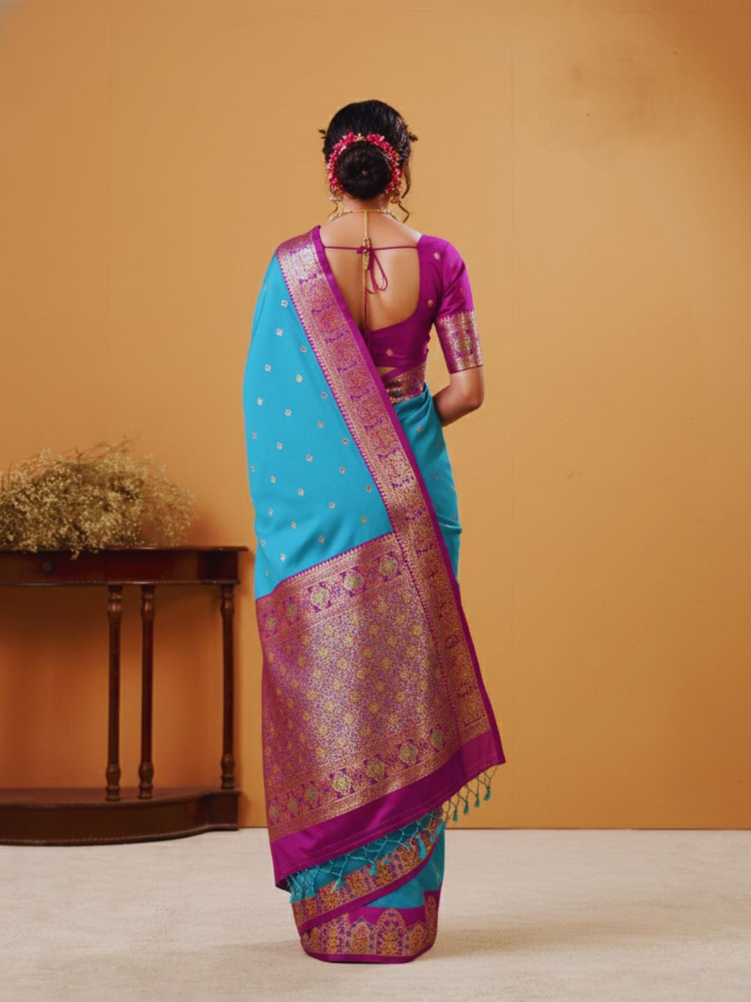 Urban Pallu Solid Silk Blend Festive Saree