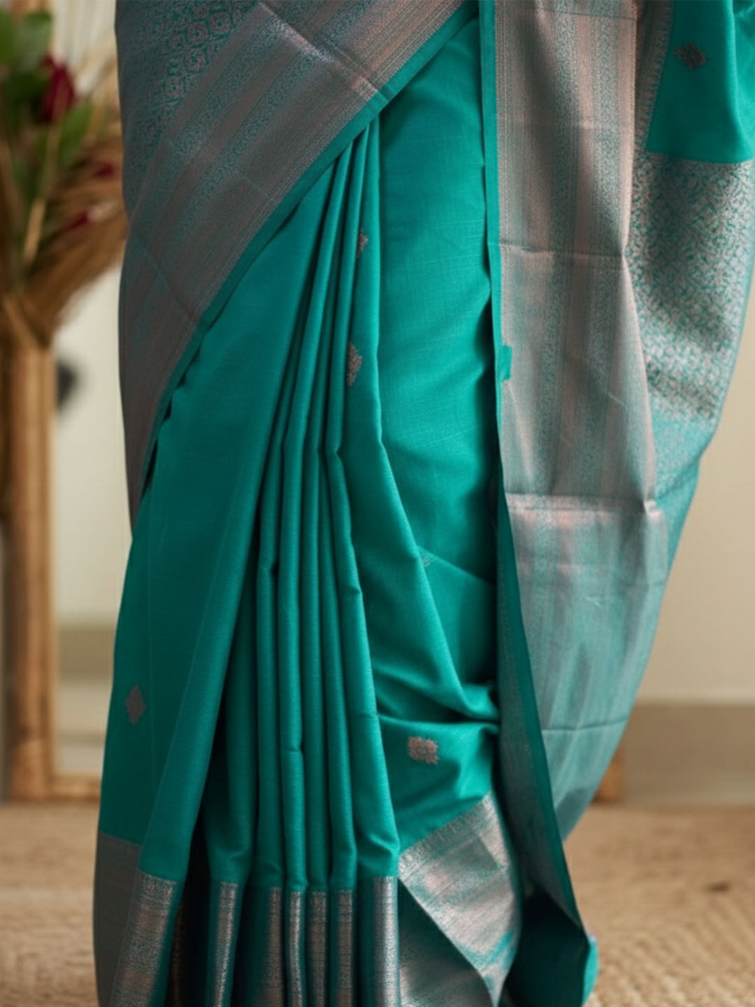 Urban Pallu Woven Design Silk Blend Work Saree