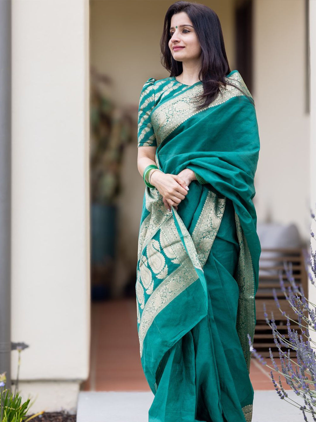 Urban Pallu Woven Design Silk Blend Work Saree