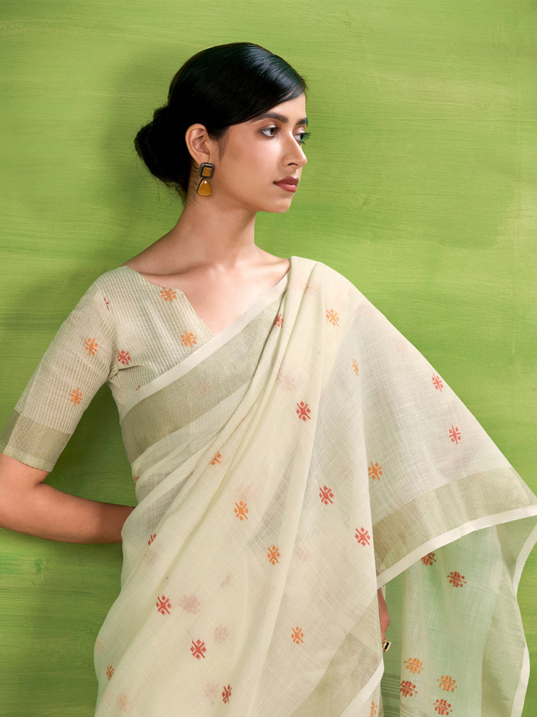 Urban Pallu Solid Cotton Blend Daily Saree
