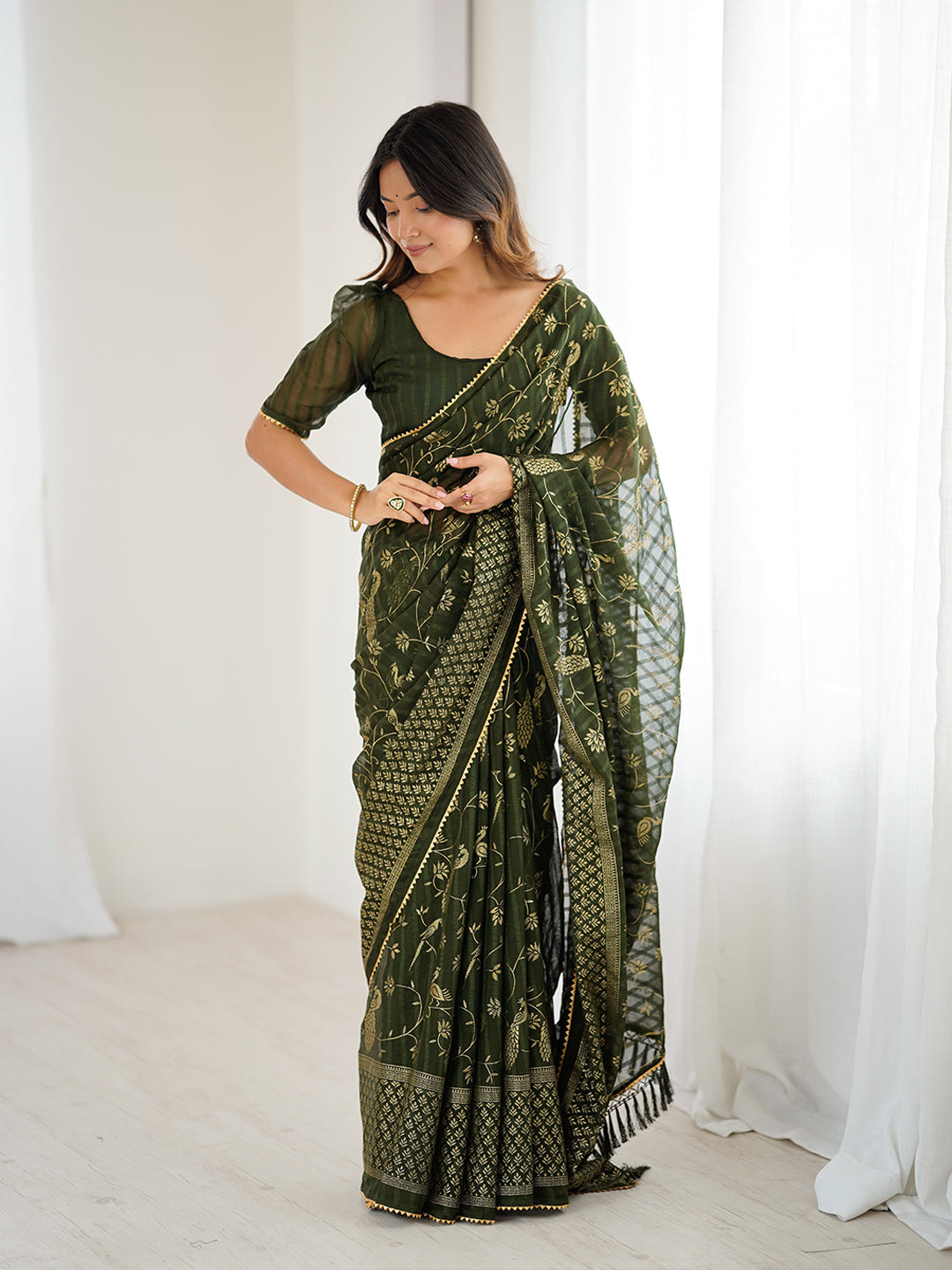 Urban Pallu Printed Poly Chiffon Daily Saree