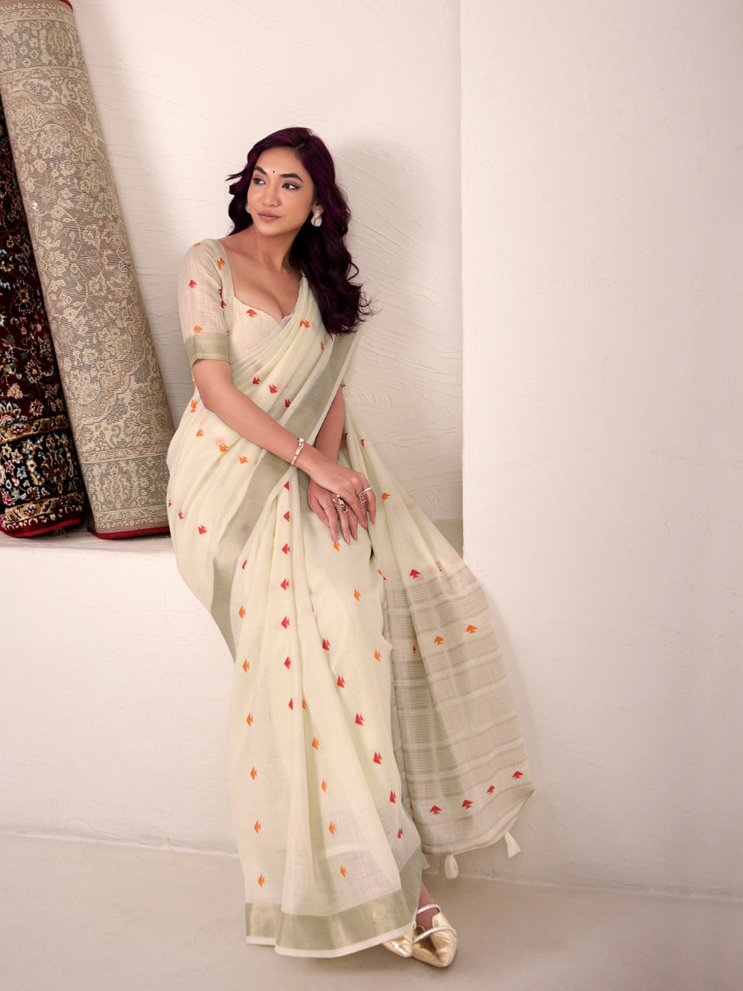 Urban Pallu Embroidered Cotton Blend Traditional Saree
