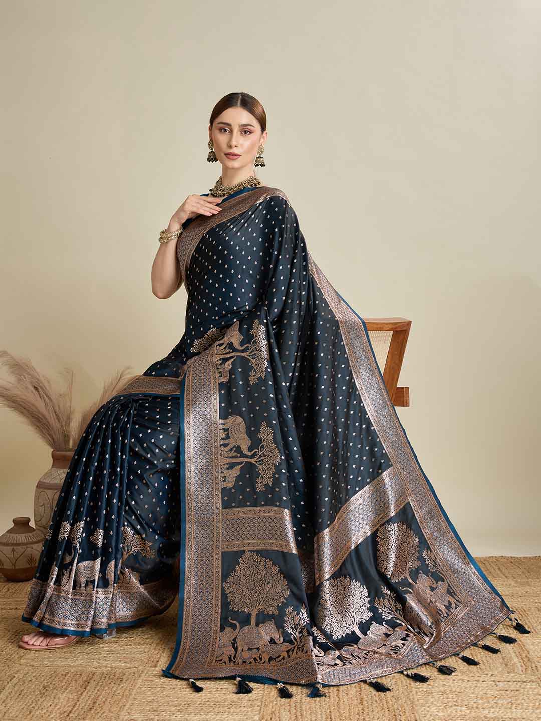 Urban Pallu Woven Design Silk Blend Party Saree