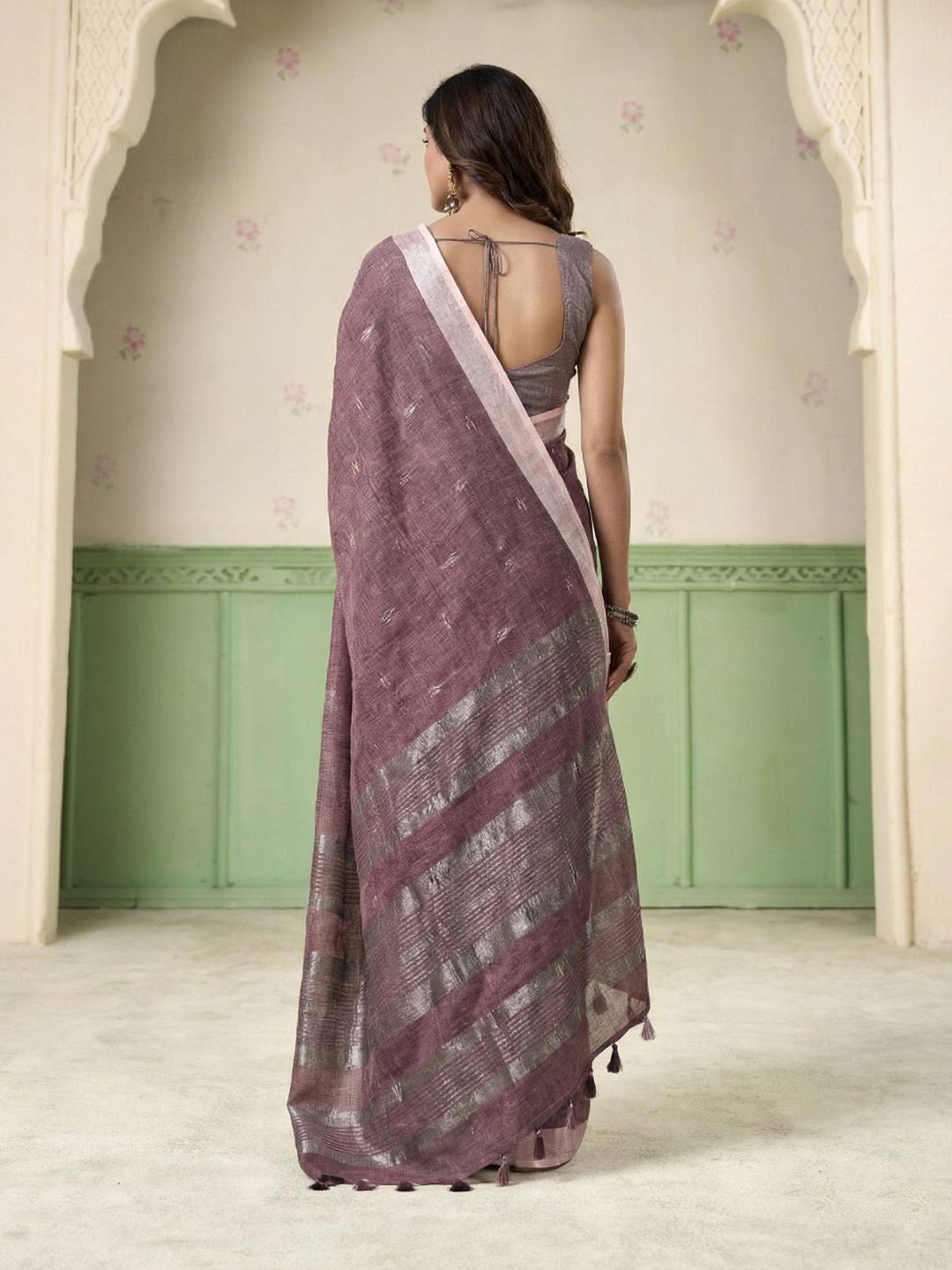 Urban Pallu Woven Design Silk Blend Traditional Saree
