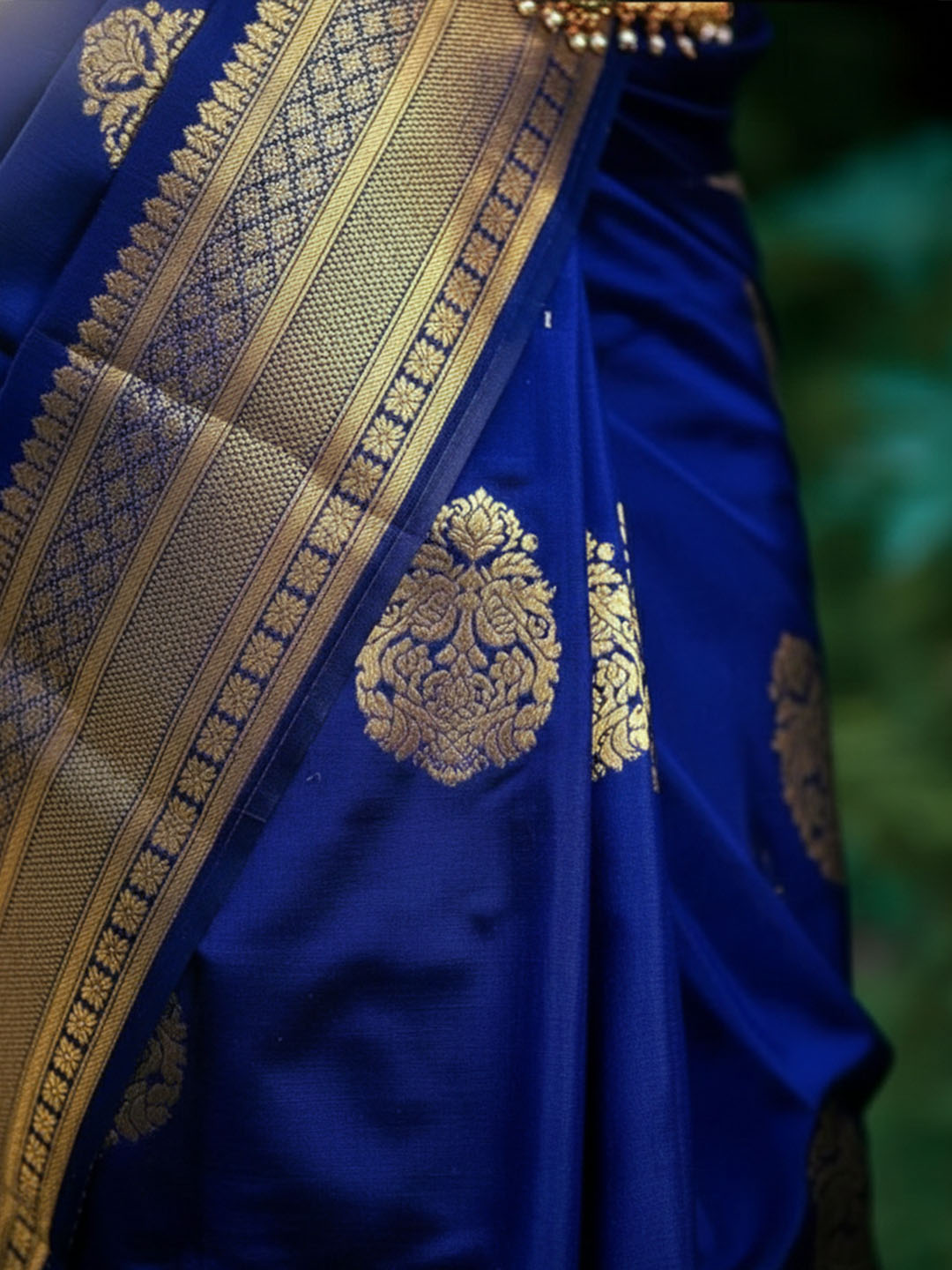 Urban Pallu Woven Design Silk Blend Work Saree