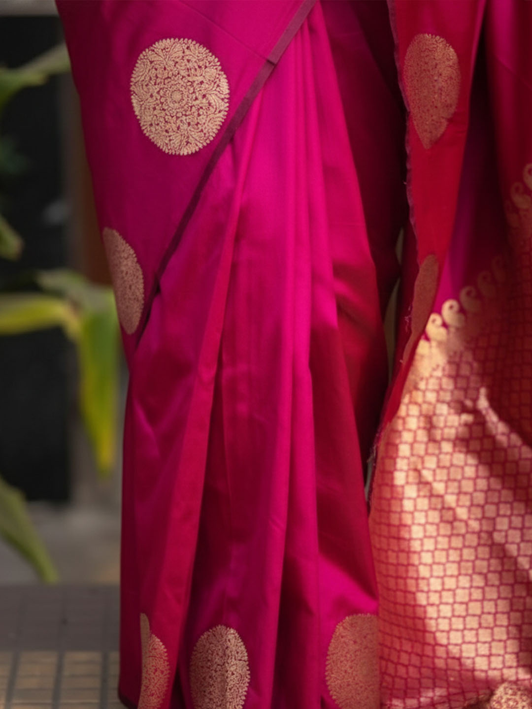 Urban Pallu Woven Design Silk Blend Work Saree