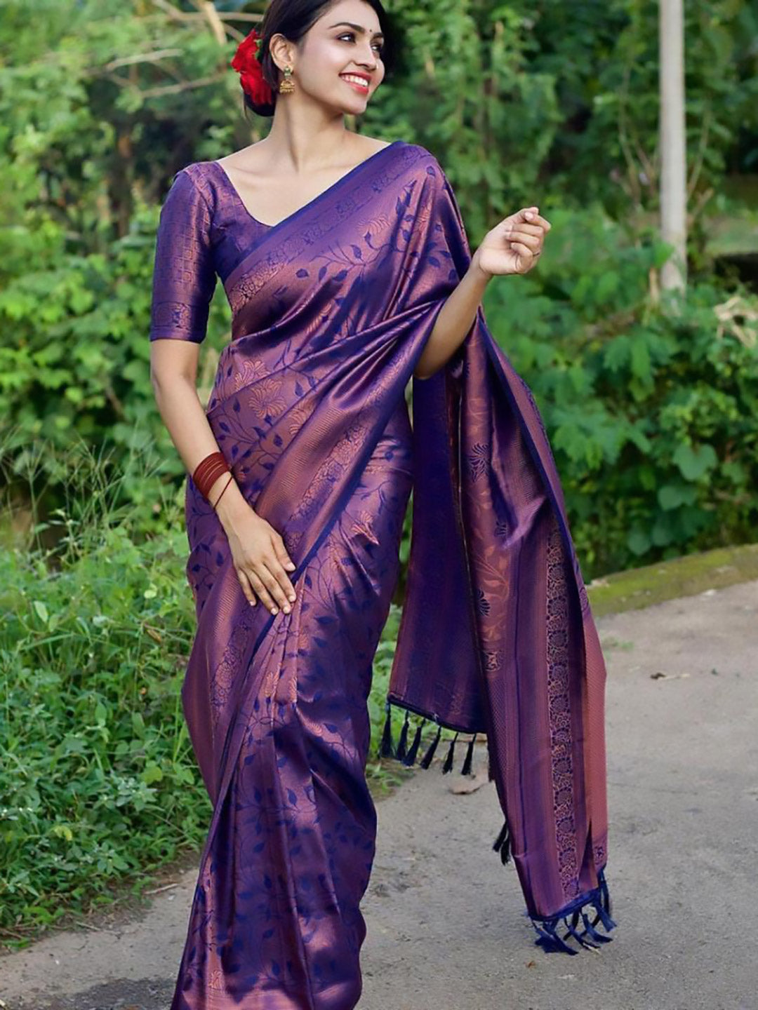 Urban Pallu Woven Design Silk Blend Traditional Saree