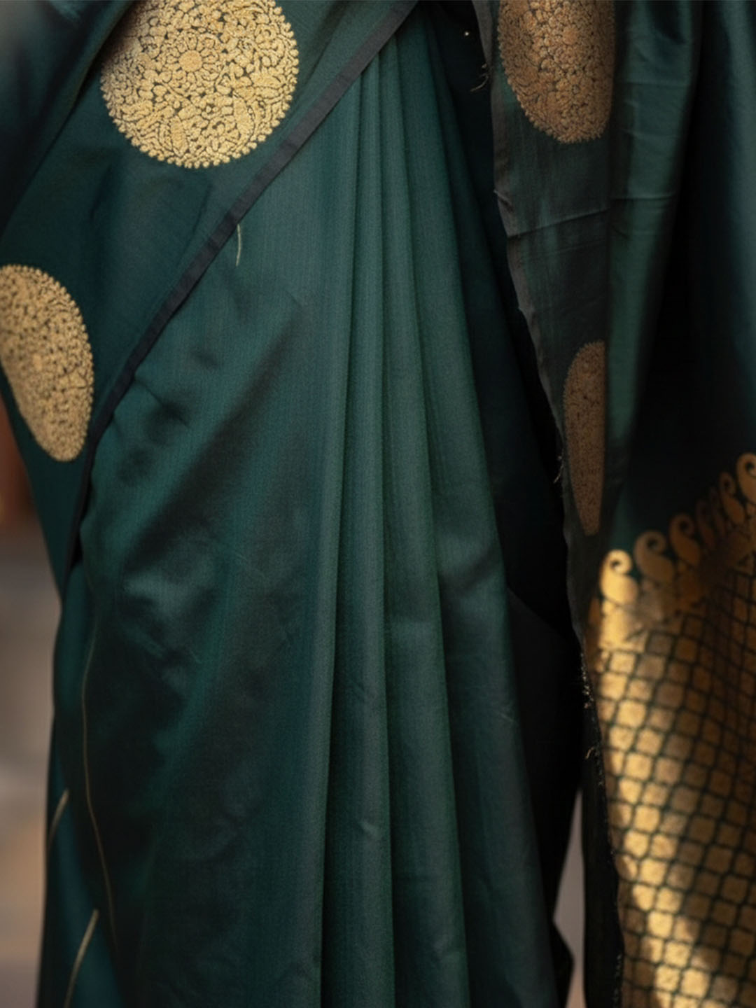 Urban Pallu Woven Design Silk Blend Work Saree