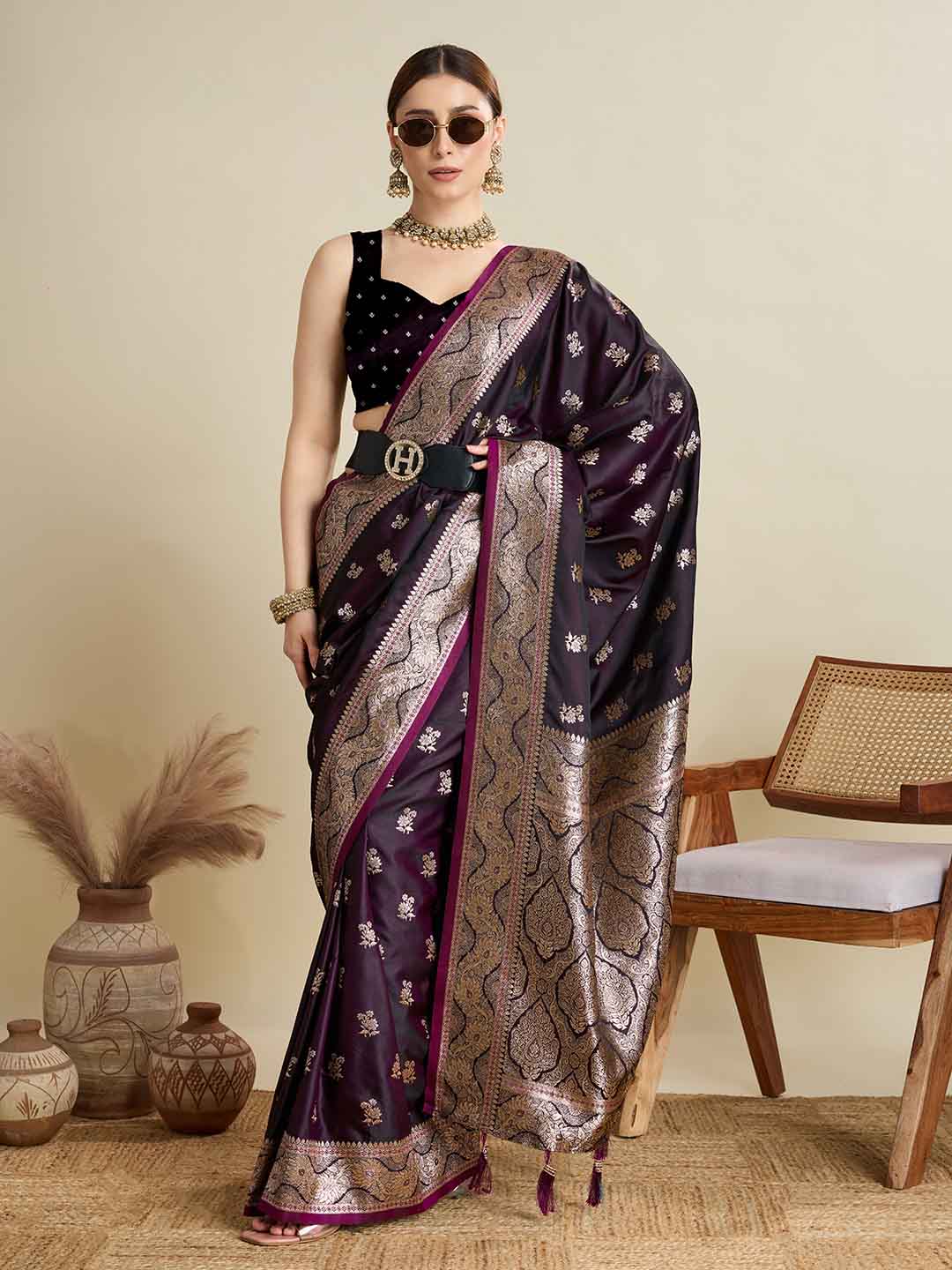 Urban Pallu Woven Design Silk Blend Party Saree