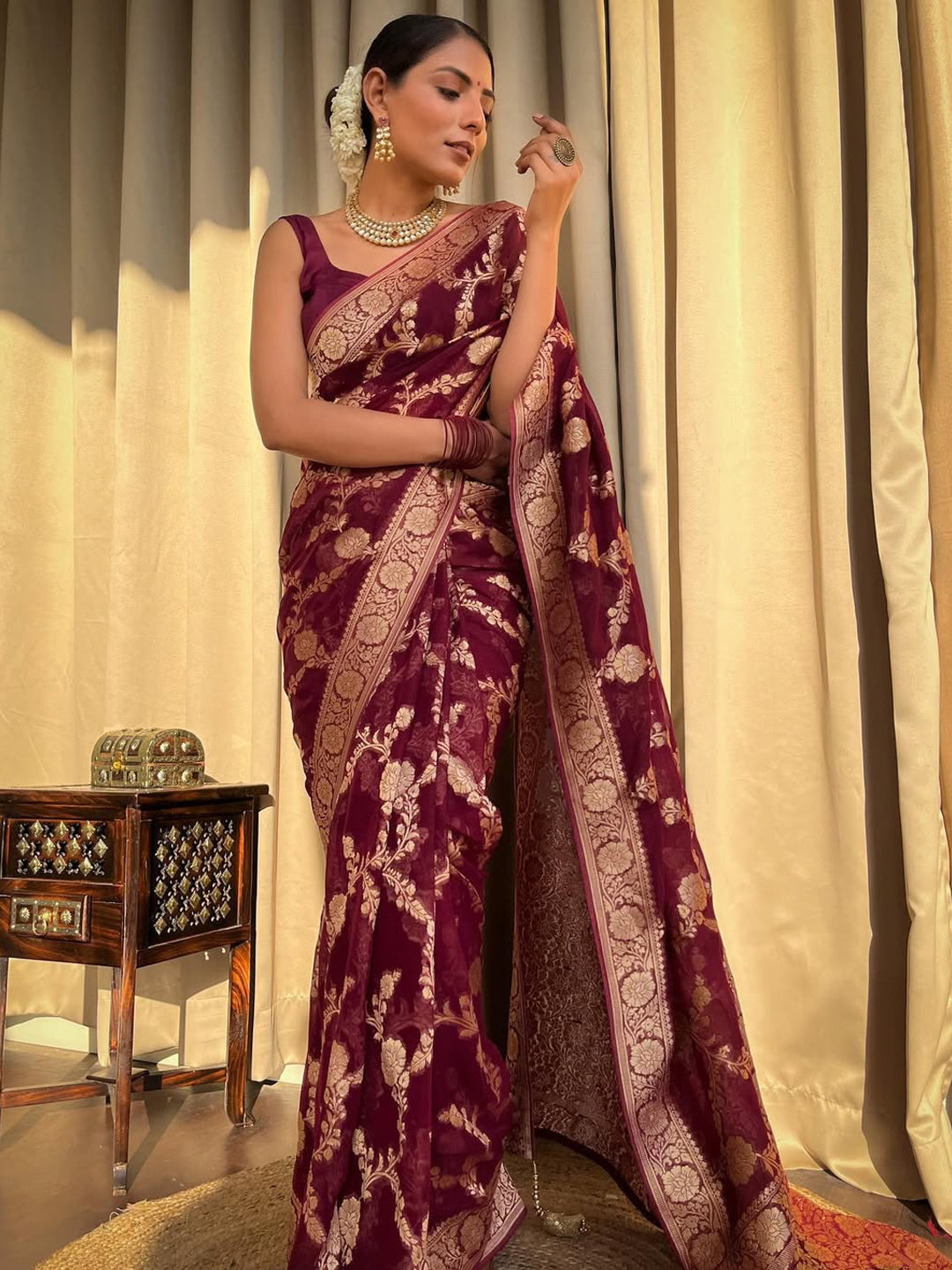 Urban Pallu Woven Design Silk Blend Traditional Saree