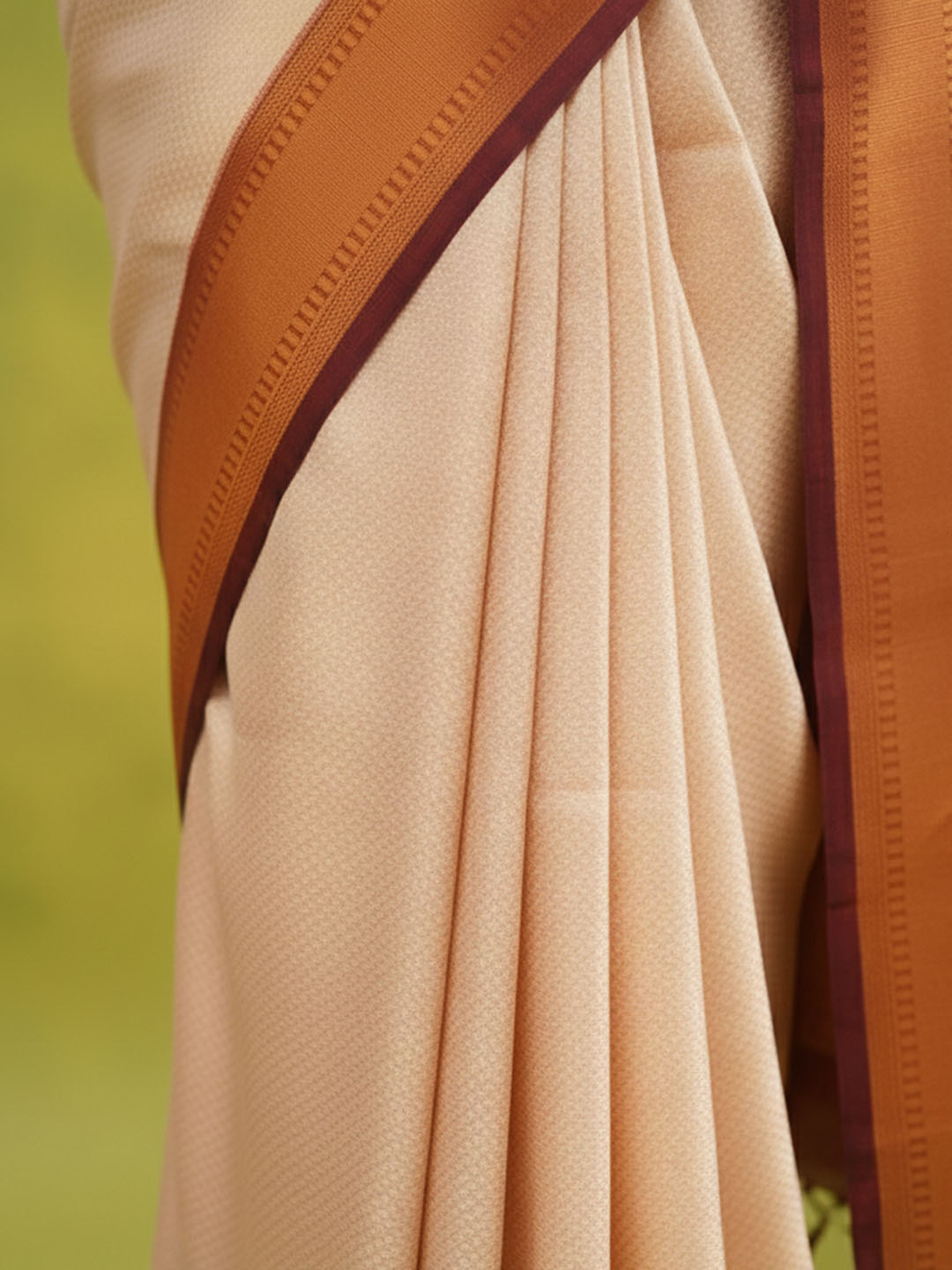 Urban Pallu Woven Design Silk Blend Traditional Saree