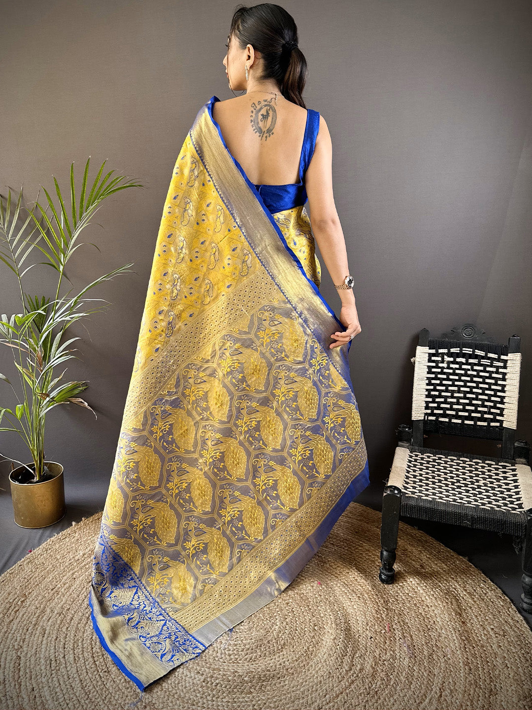 Urban Pallu Woven Design Silk Blend Traditional Saree