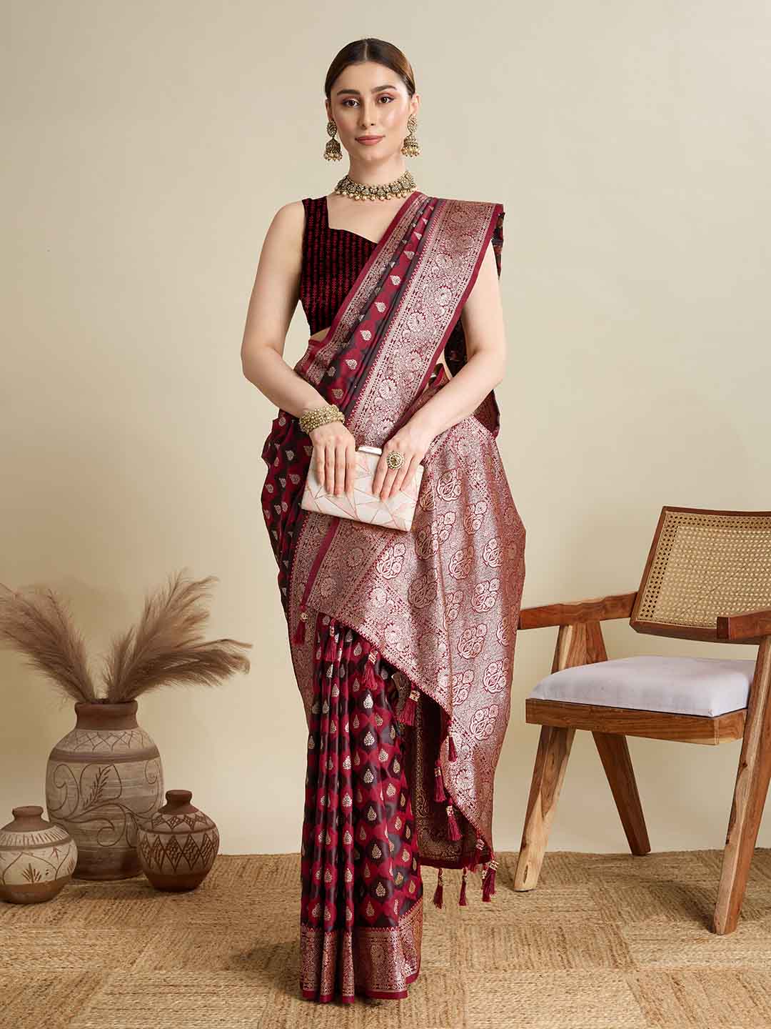 Urban Pallu Woven Design Silk Blend Party Saree