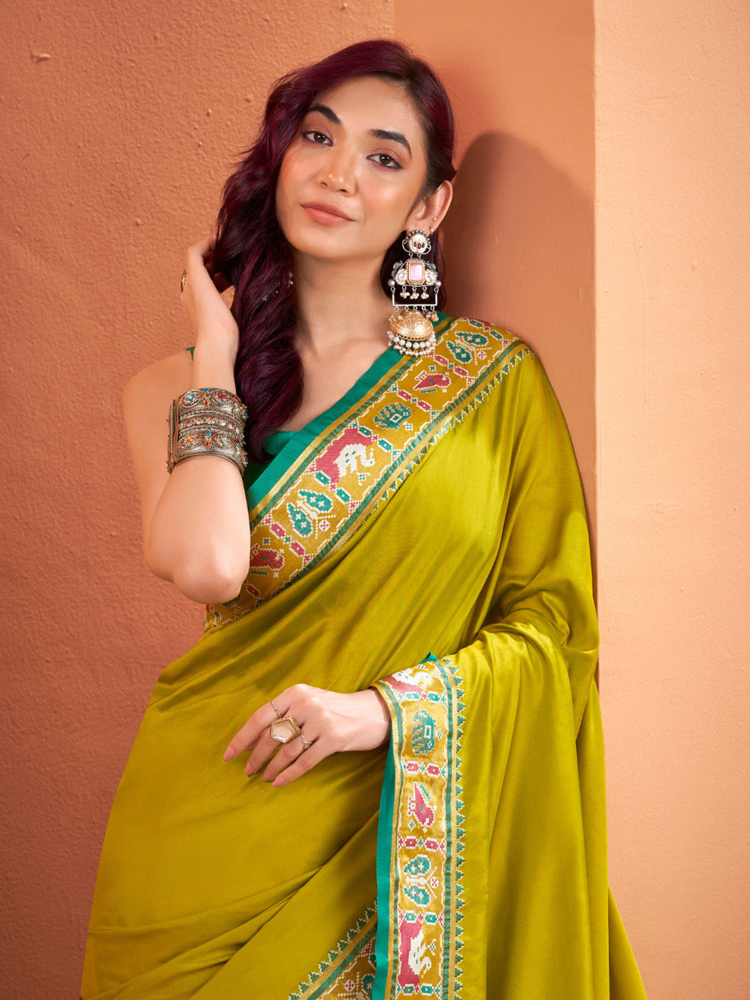 Urban Pallu Solid Silk Blend Festive Saree