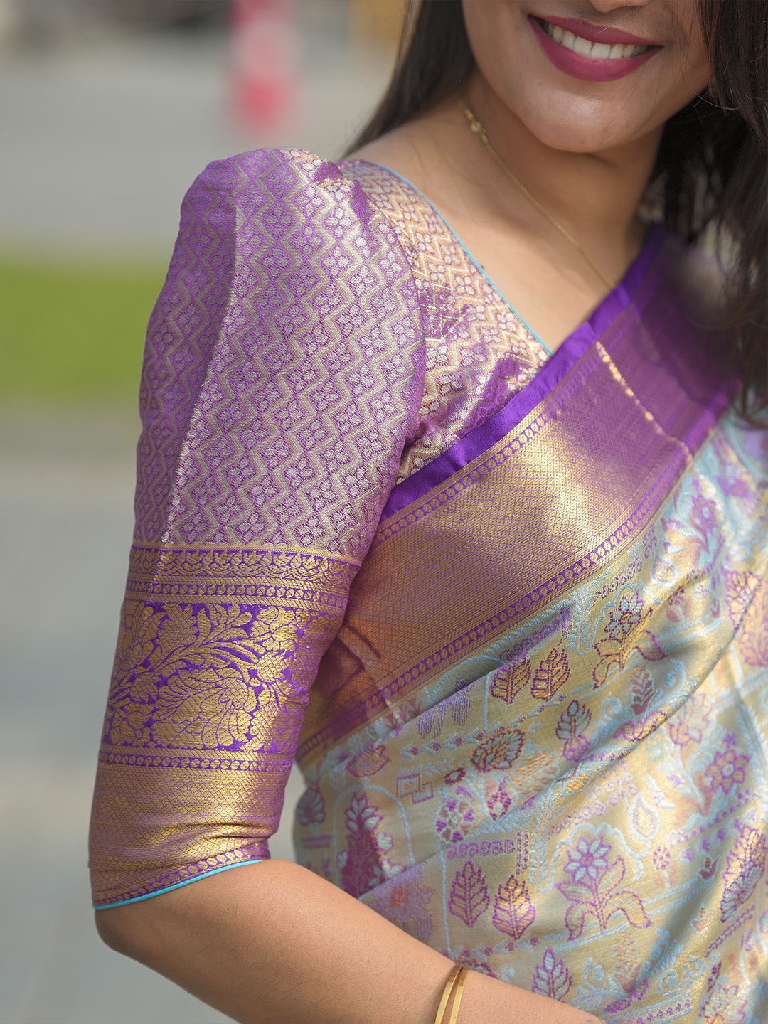 Urban Pallu Woven Design Silk Blend Traditional Saree