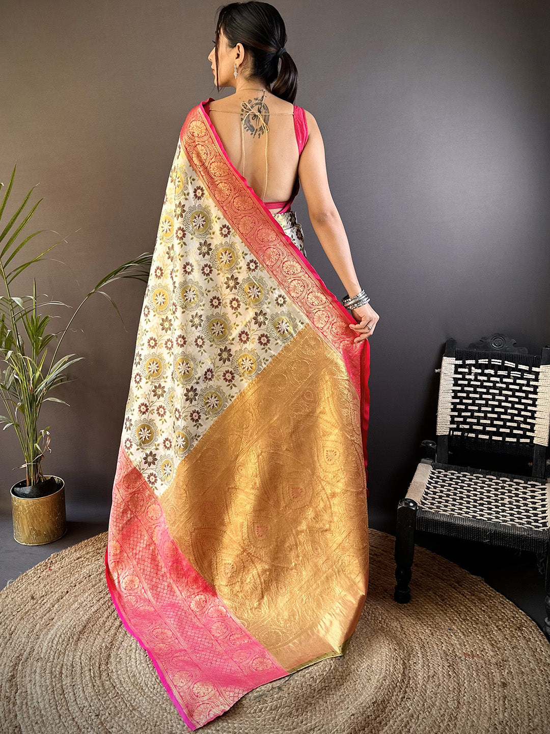 Urban Pallu Woven Design Silk Blend Traditional Saree