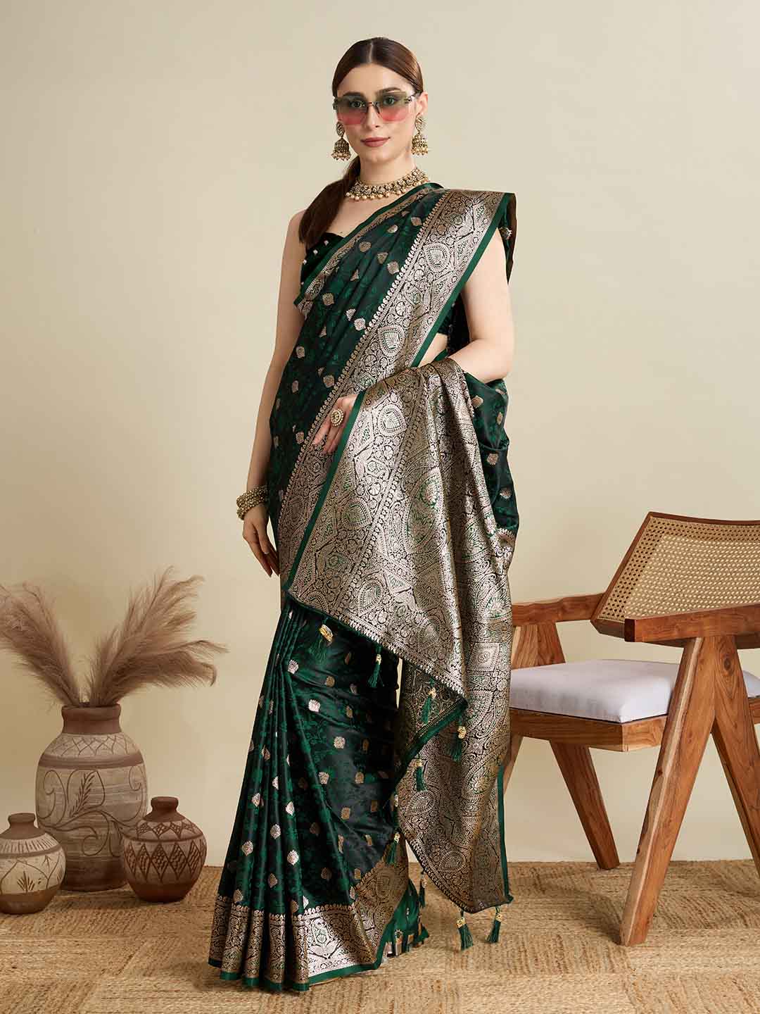 Urban Pallu Woven Design Silk Blend Party Saree