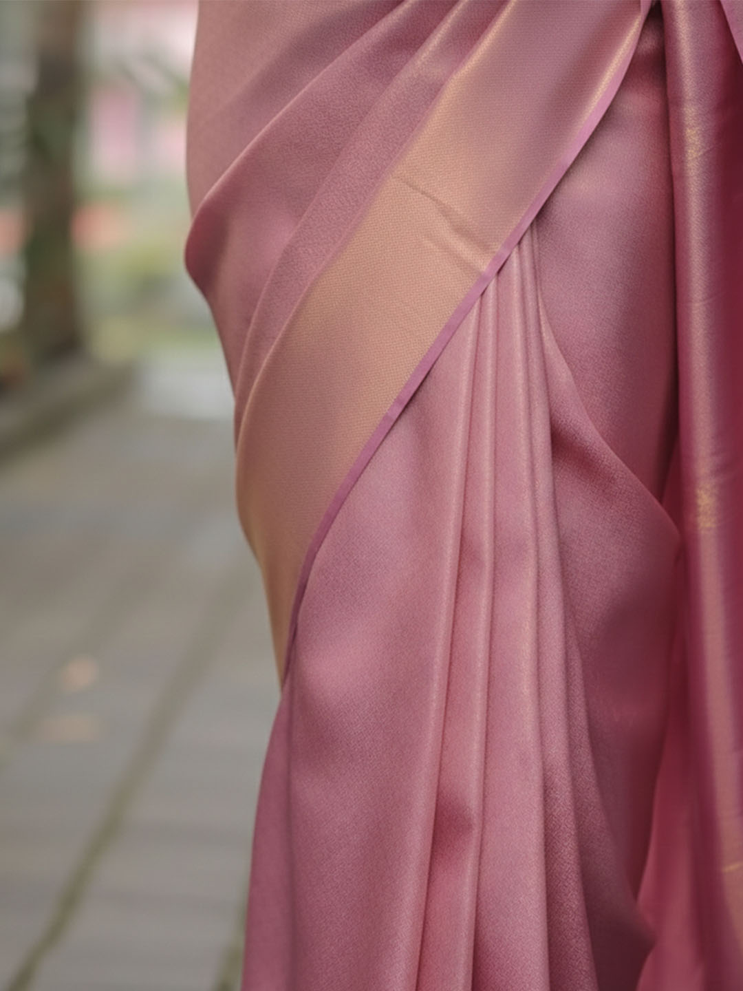 Urban Pallu Woven Design Silk Blend Traditional Saree