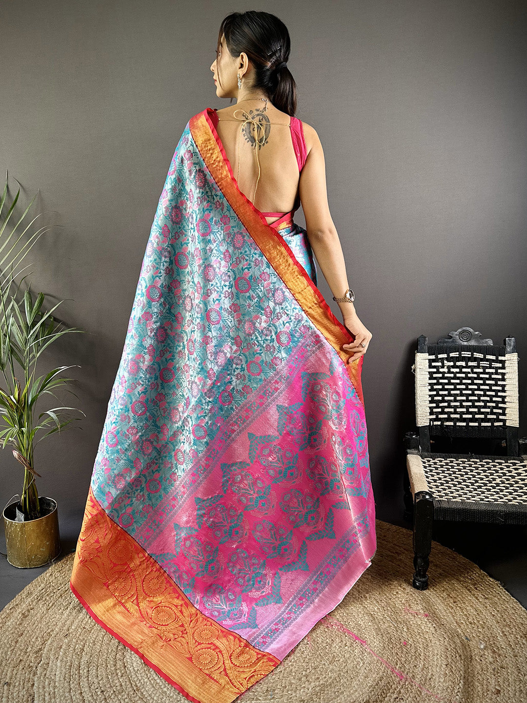 Urban Pallu Woven Design Silk Blend Traditional Saree