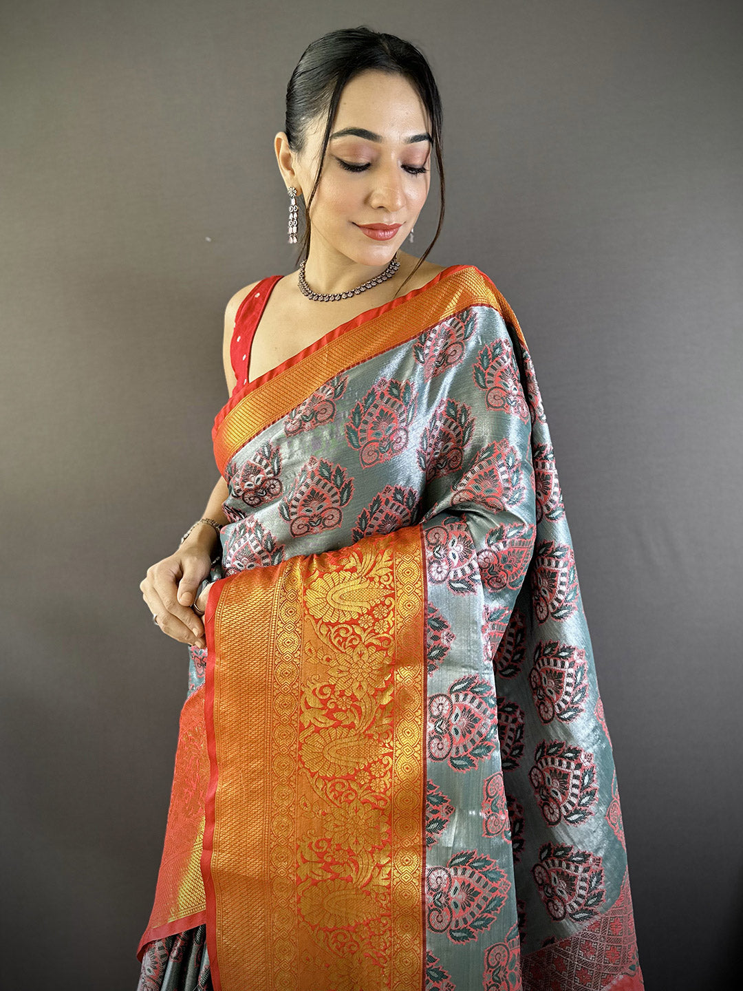 Urban Pallu Woven Design Silk Blend Traditional Saree